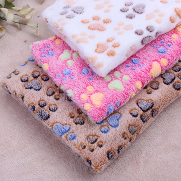 1 Pcs Pet blanket soft and warm 60cm*40cm coral fleece cat blanket dog blanket kennel autumn and winter warm and thick